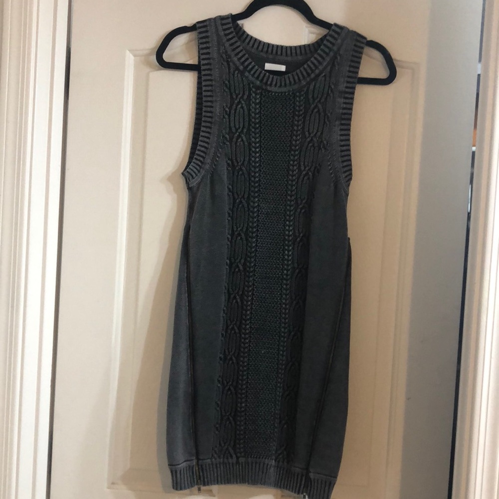 Leith Gray Sleeveless Sweater Dress Size Small